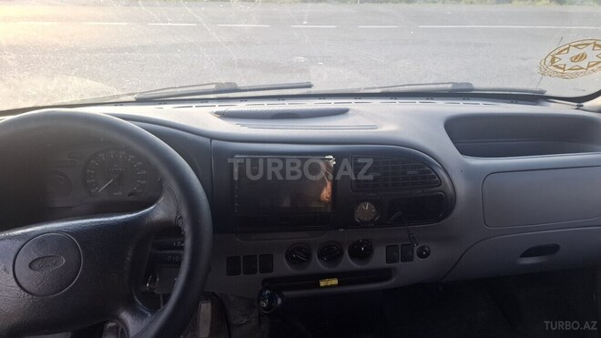 Ford Transit-7