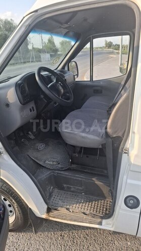 Ford Transit-9