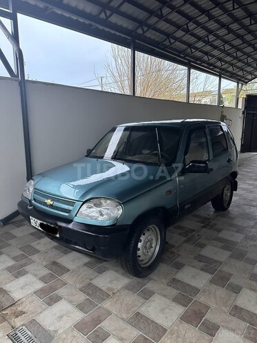 Chevrolet Niva-1