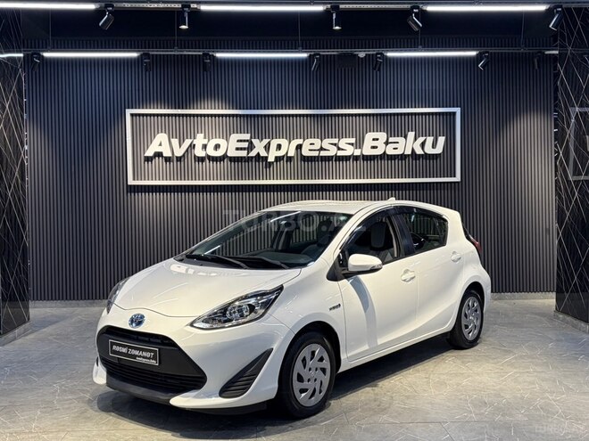Toyota Aqua-1
