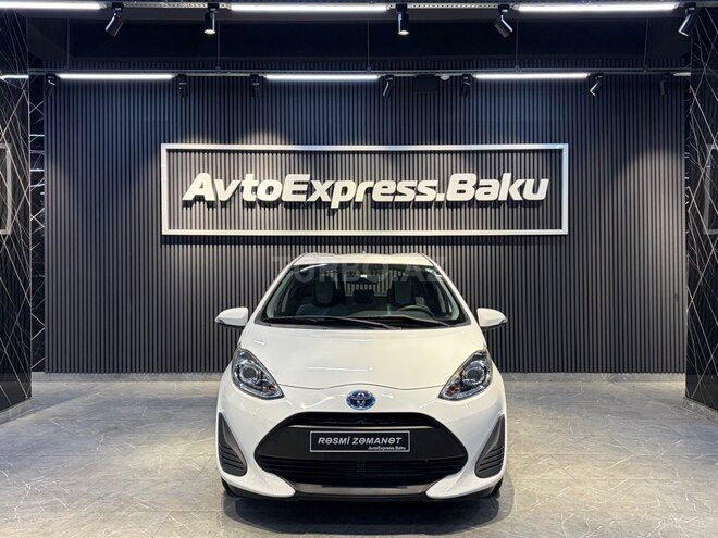 Toyota Aqua-11