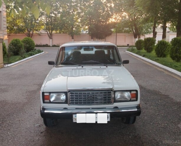 LADA (VAZ) 2107-1