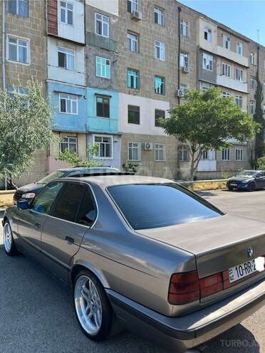 BMW 525-8