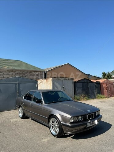 BMW 525-2