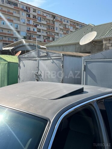 BMW 525-12