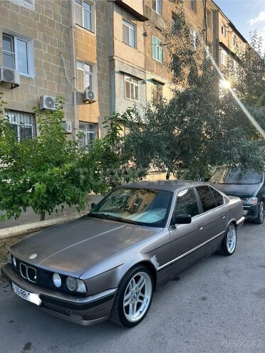 BMW 525-21