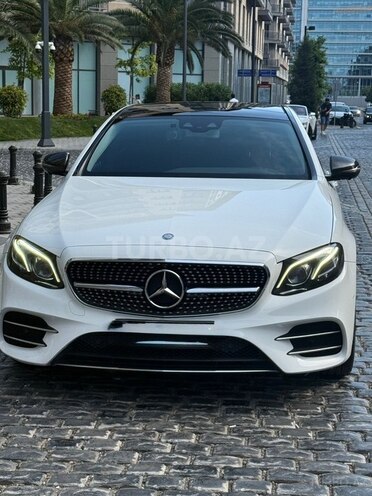 Mercedes E 300-1