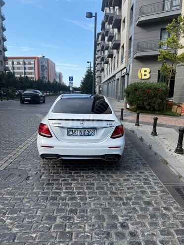 Mercedes E 300-11