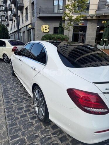 Mercedes E 300-10