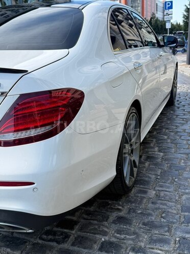 Mercedes E 300-5