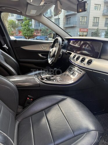 Mercedes E 300-7
