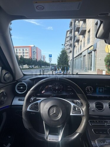 Mercedes E 300-18