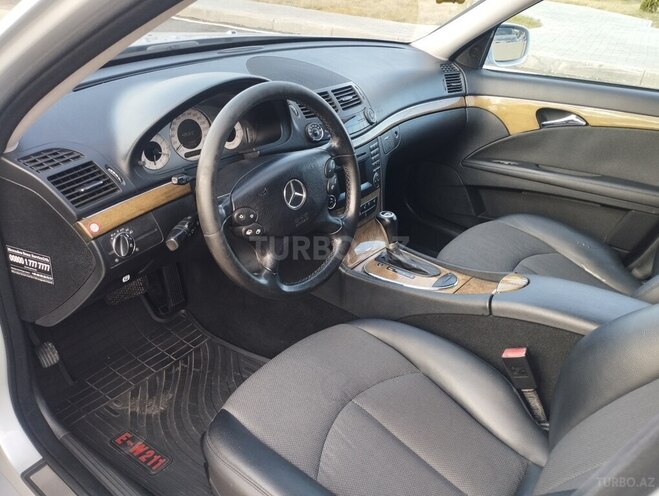 Mercedes E 200-10
