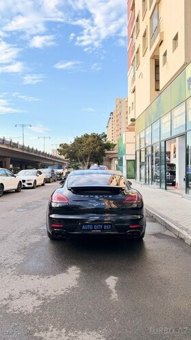 Porsche Panamera-7
