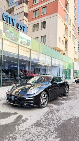 Porsche Panamera-3