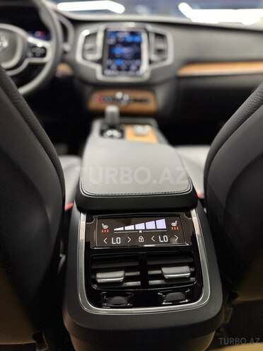 Volvo XC90-17