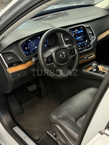 Volvo XC90-10