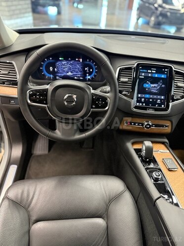 Volvo XC90-11