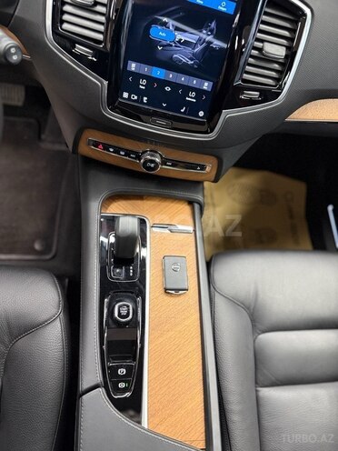 Volvo XC90-16