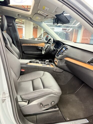 Volvo XC90-20