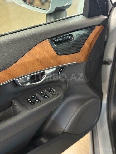Volvo XC90-13