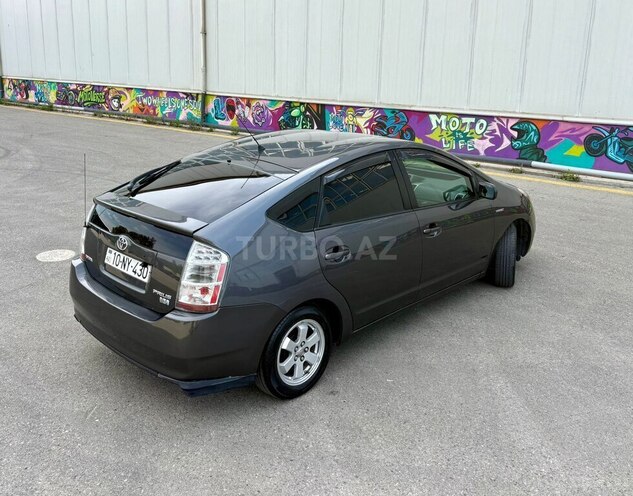 Toyota Prius-2