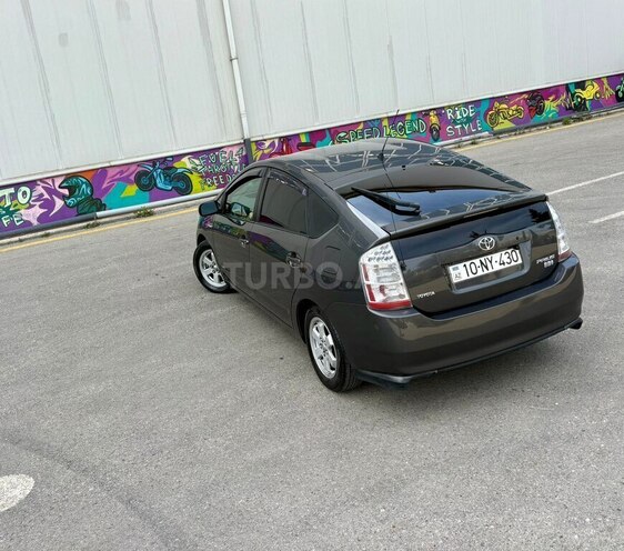 Toyota Prius-6