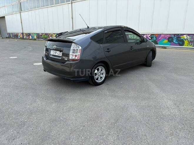 Toyota Prius-7