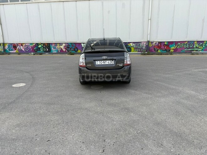 Toyota Prius-8