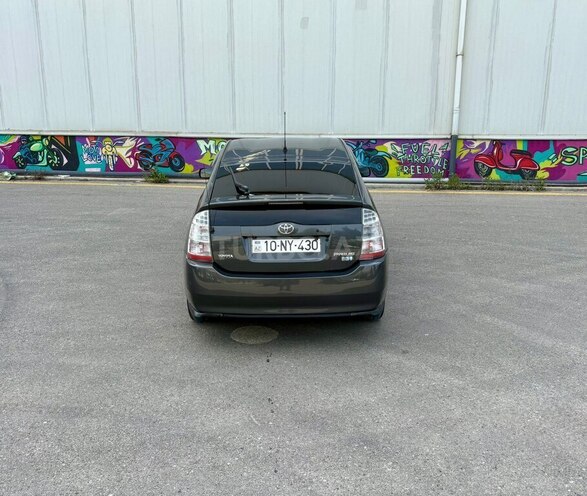 Toyota Prius-10