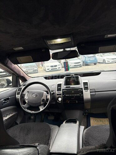 Toyota Prius-11