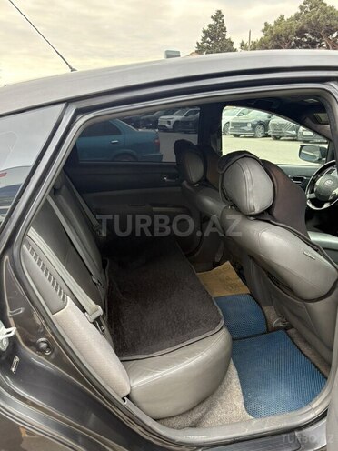 Toyota Prius-12