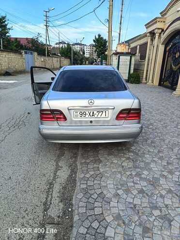 Mercedes E 240-6