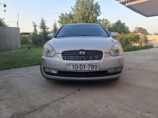 Hyundai Accent-1