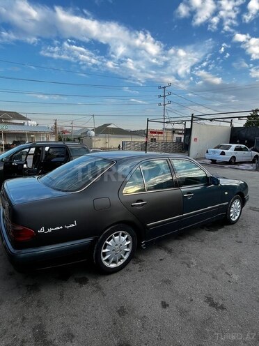 Mercedes E 220-5