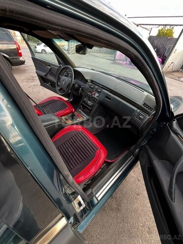 Mercedes E 220-4