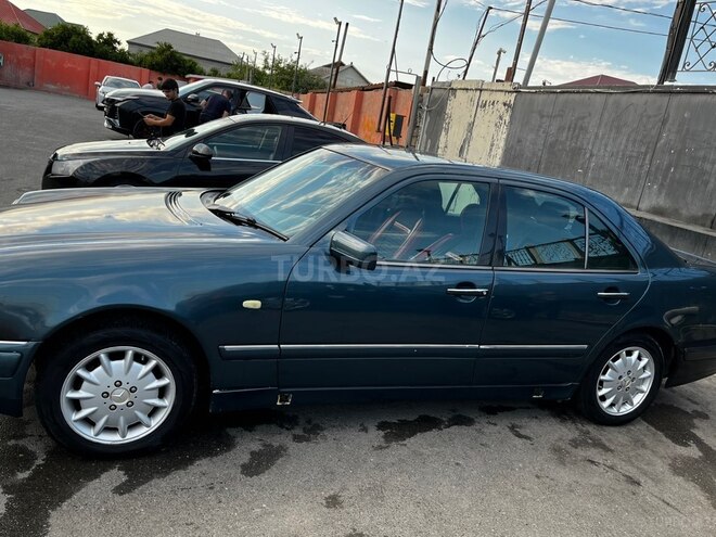 Mercedes E 220-7