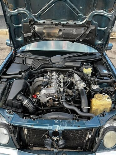 Mercedes E 220-9