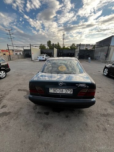 Mercedes E 220-6