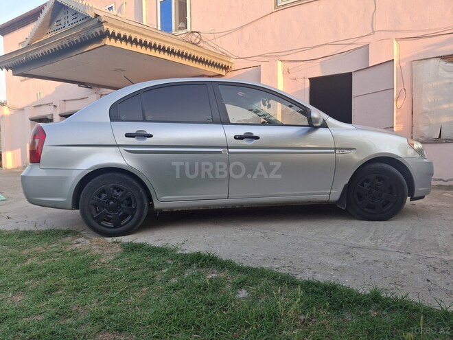 Hyundai Accent-3