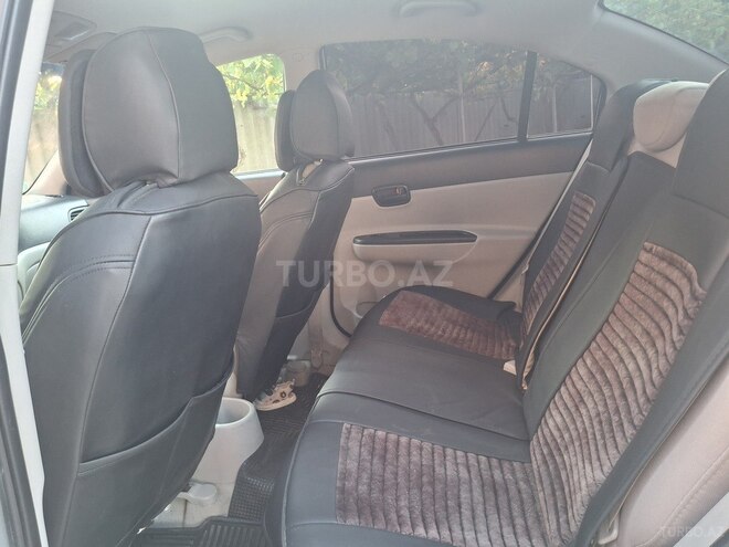 Hyundai Accent-5