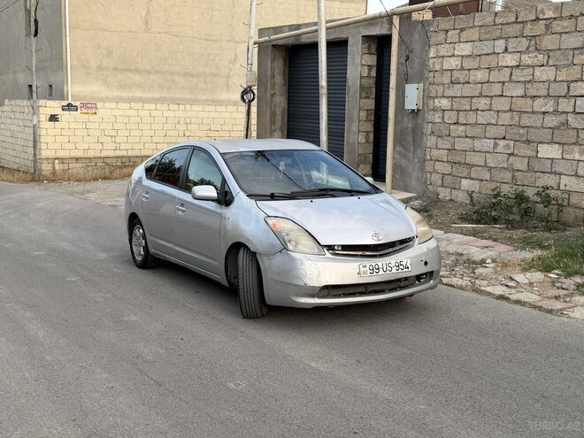 Toyota Prius-5