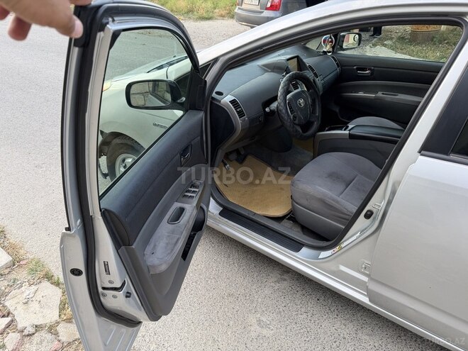 Toyota Prius-6