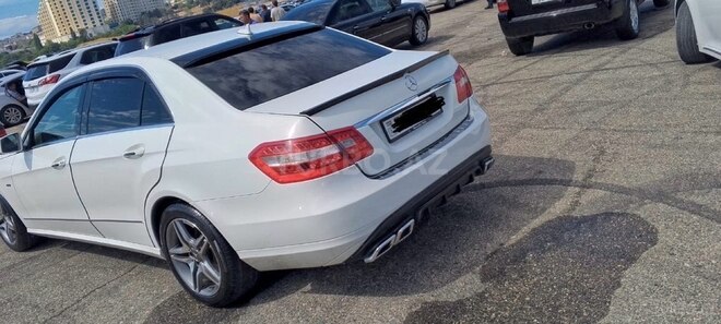 Mercedes E 220-2