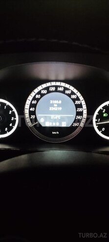Mercedes E 220-13
