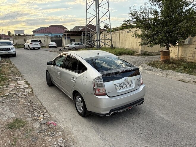 Toyota Prius-3