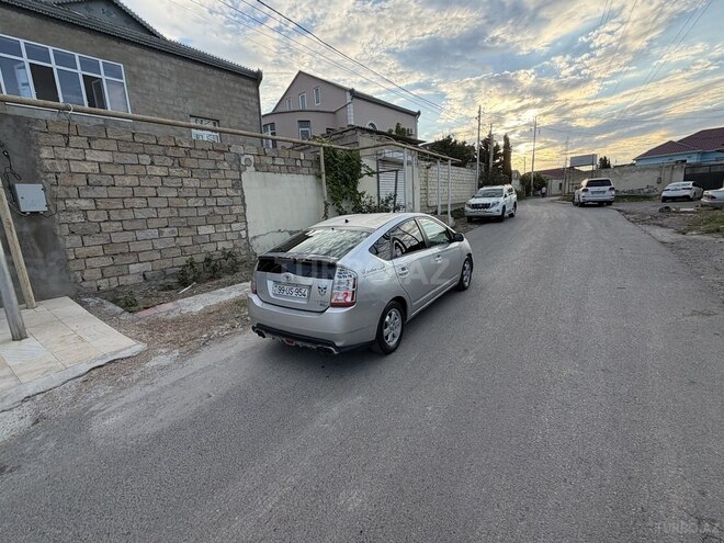 Toyota Prius-13
