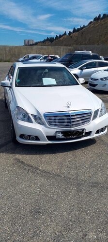 Mercedes E 220-1