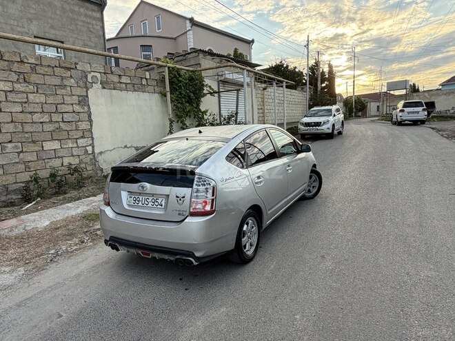 Toyota Prius-4