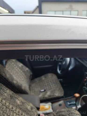 Mercedes 200 E-17